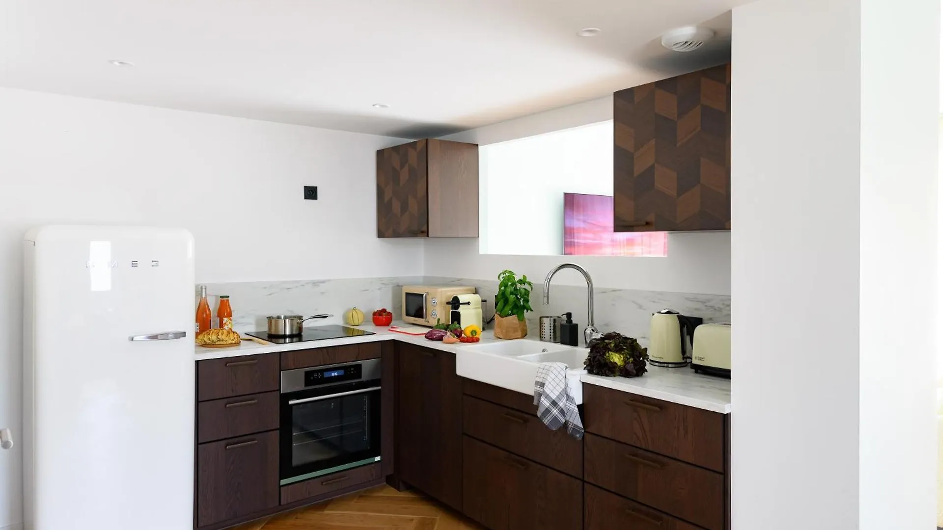 Lägenhet Superbe Appartement Idealement Situe Aix-en-Provence